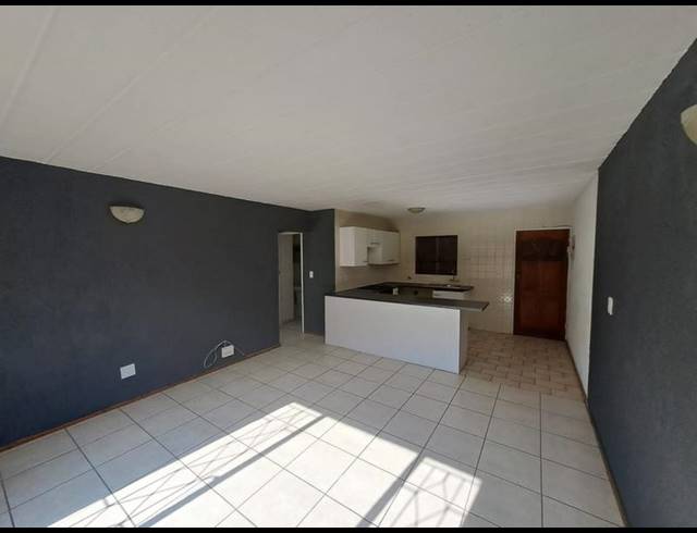 2 BEDROOM APARTMENT FOR SALE IN HELDERKRUIN